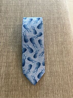 Art And Soul Light Blue Tie with Navy Pineapple Motif